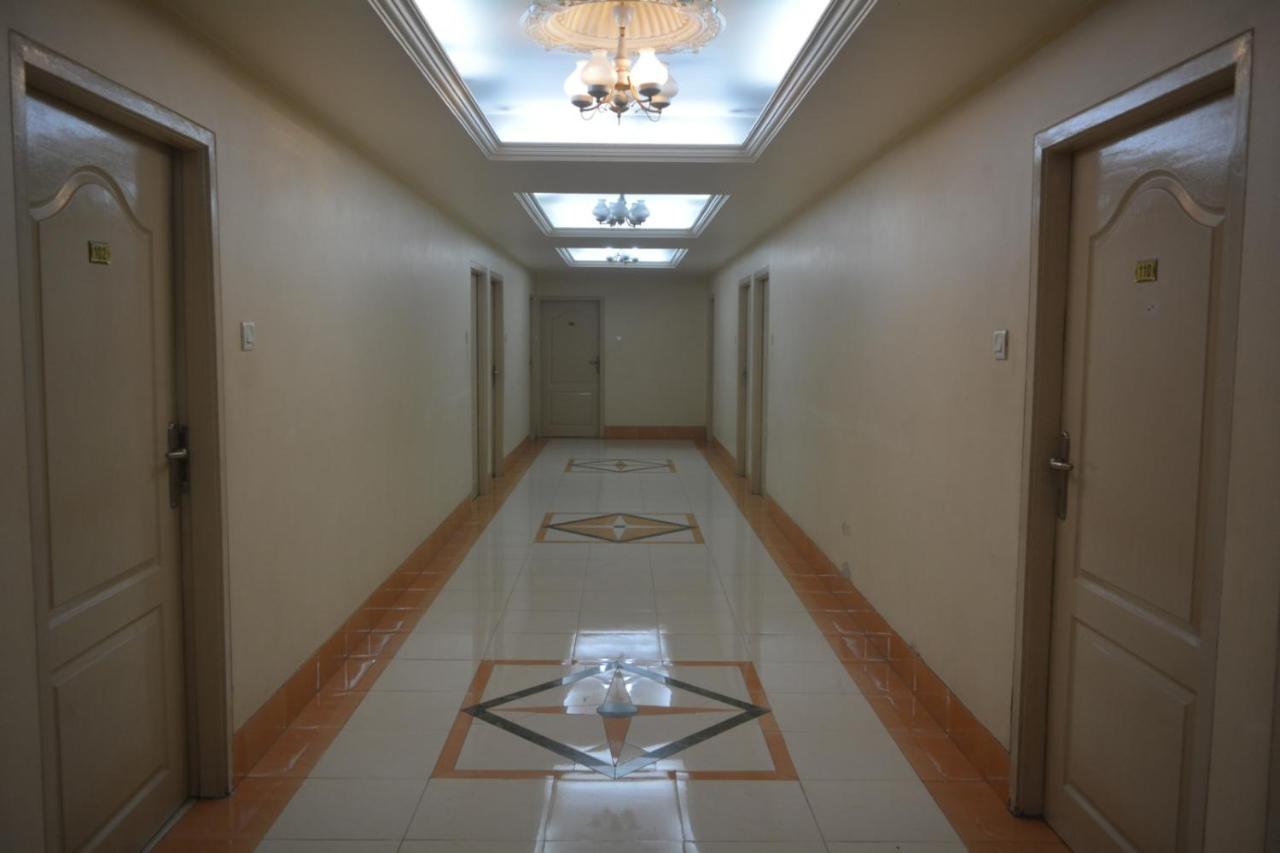 Hotel Poonam エクステリア 写真